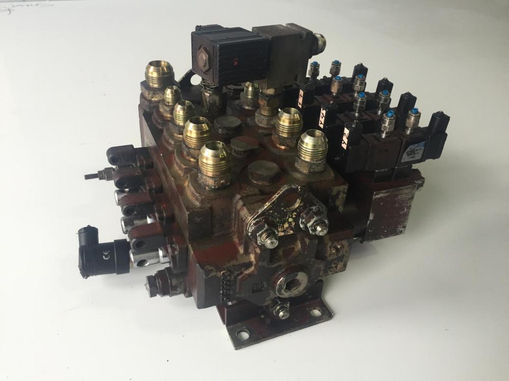 Geesink Norba RL300 RL 300 Valve Bocks for Sale - Excel Trucks LTD