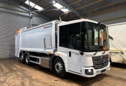 Mercedes Econic 26t 6x2 Rear Steer