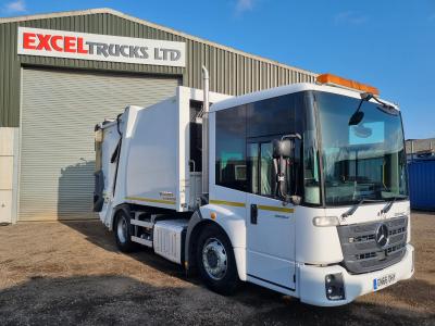 Mercedes Econic 18t 4x2 Split Lift